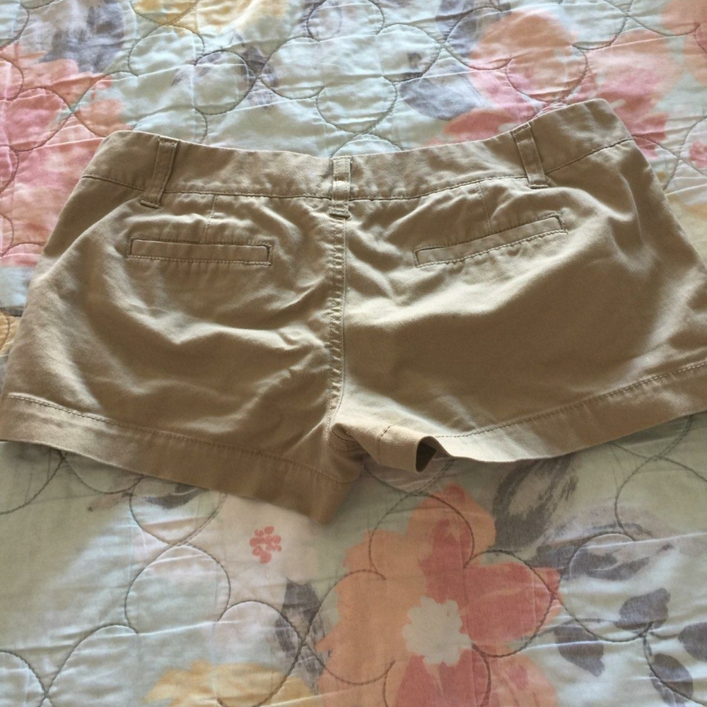 Shorts - Picture 2 of 4